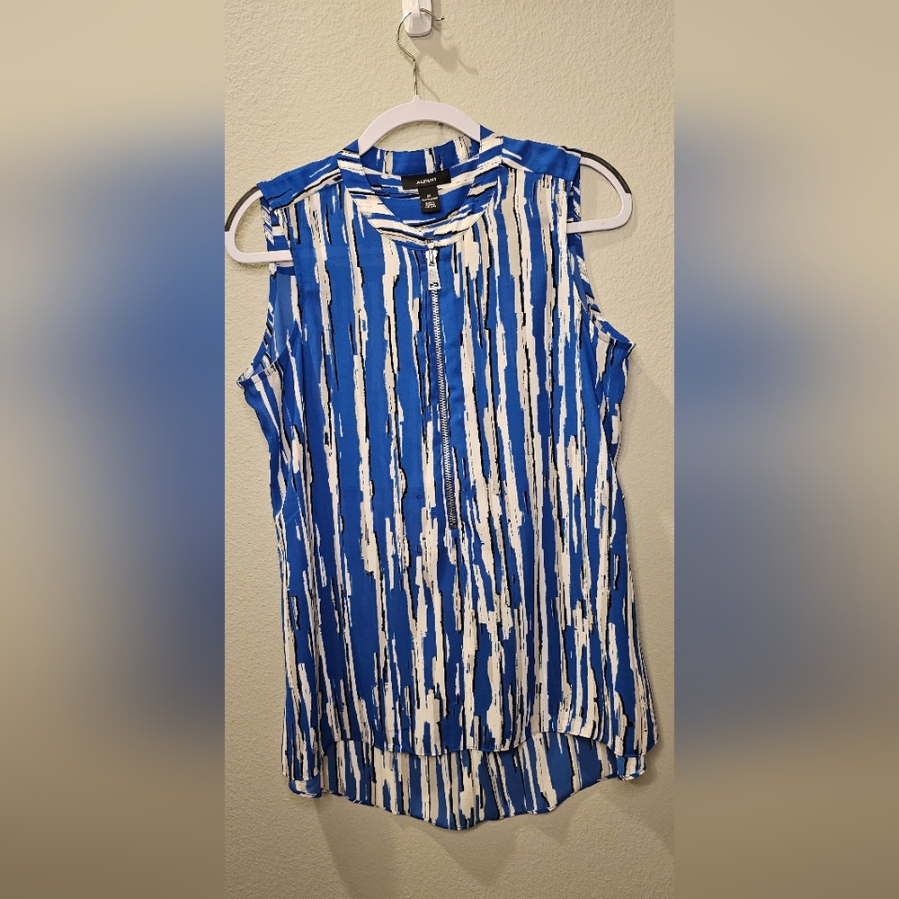 NWOT Alfani Sleeveless Blouse. Size Medium. Blue, Black, White, Silver Stripes.